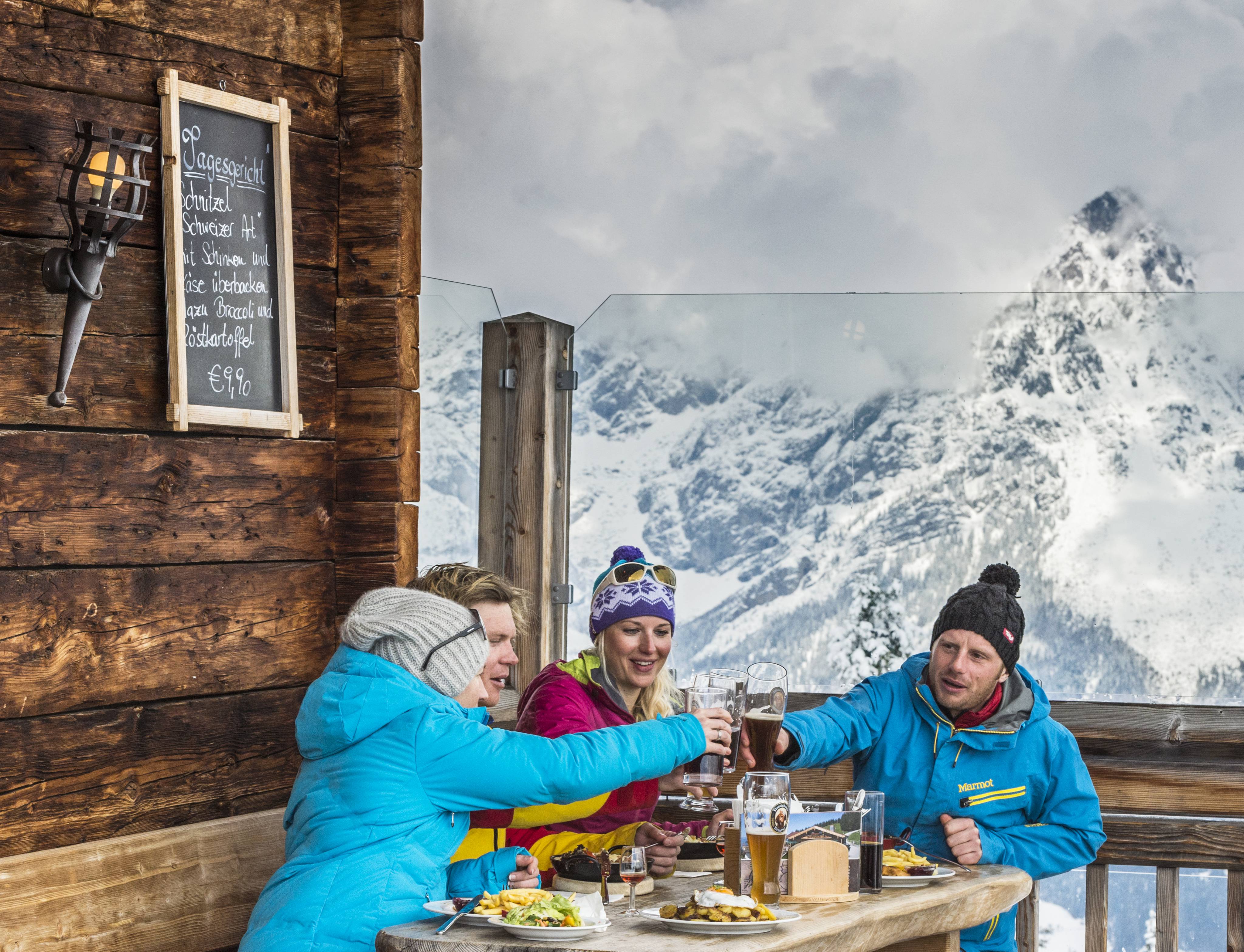 Delicious food after an adventure on the slopes: Tyrolean ski snacks – winter - Das Alpin